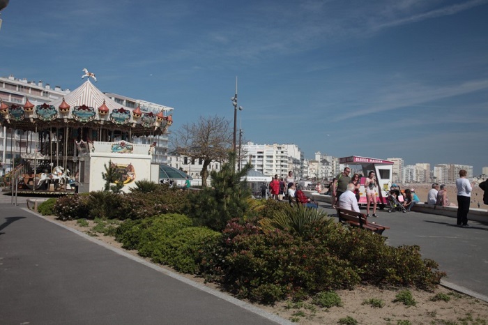 Remblai des Sables d'Olonne avec agence immobilière