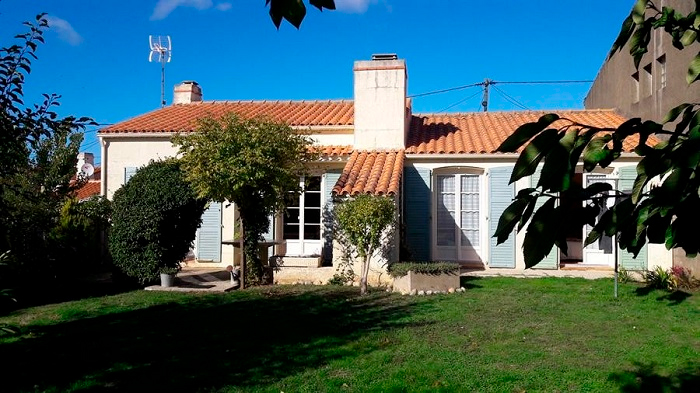 Maison à vendre en centre ville à Tanchet